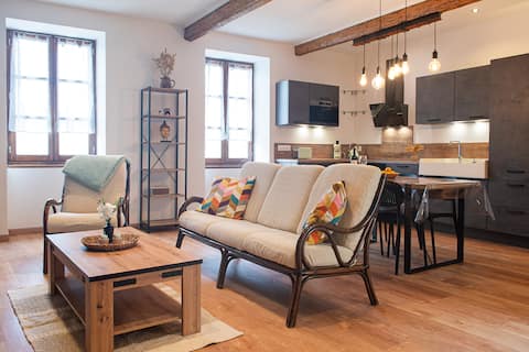 TheSevenKeys - The Courtyard of Barrès