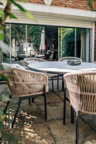 Harrods Townhouse | Private Garden & Terrace gallery image 4