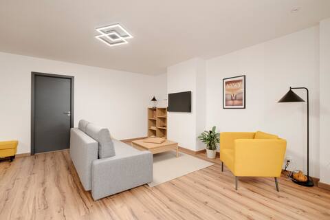 Top Airbnb: Atelier-Hypercentre Balnéo&Sauna Ground floor 6 people 2 bathrooms 2 bedrooms à Nancy