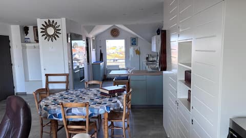 Popular Airbnb listing: Apartment & terrace with sea view in Saint Gilles Croix De Vie