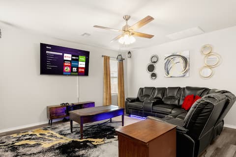 Popular Airbnb listing: Near Ft Sam/RAFB/LAFB • Game Room • Fire Pit in I 10 East Corridor