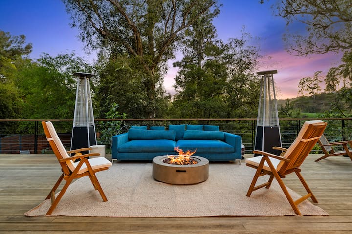 Mid-Century Gem in Hollywood Hills gallery image 2