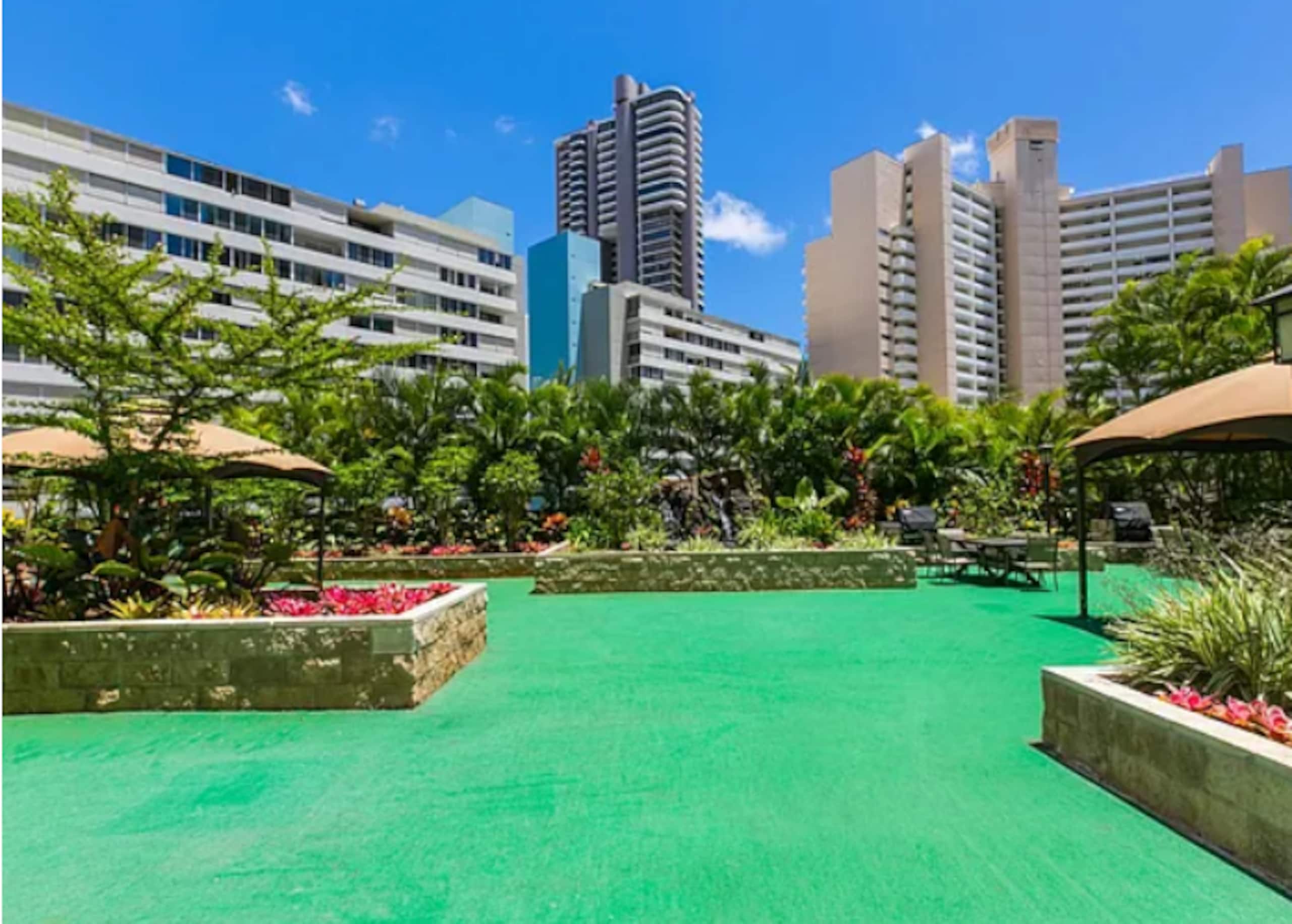 Waikiki Condo | Ocean View | Pool + Free Parking - Image 18