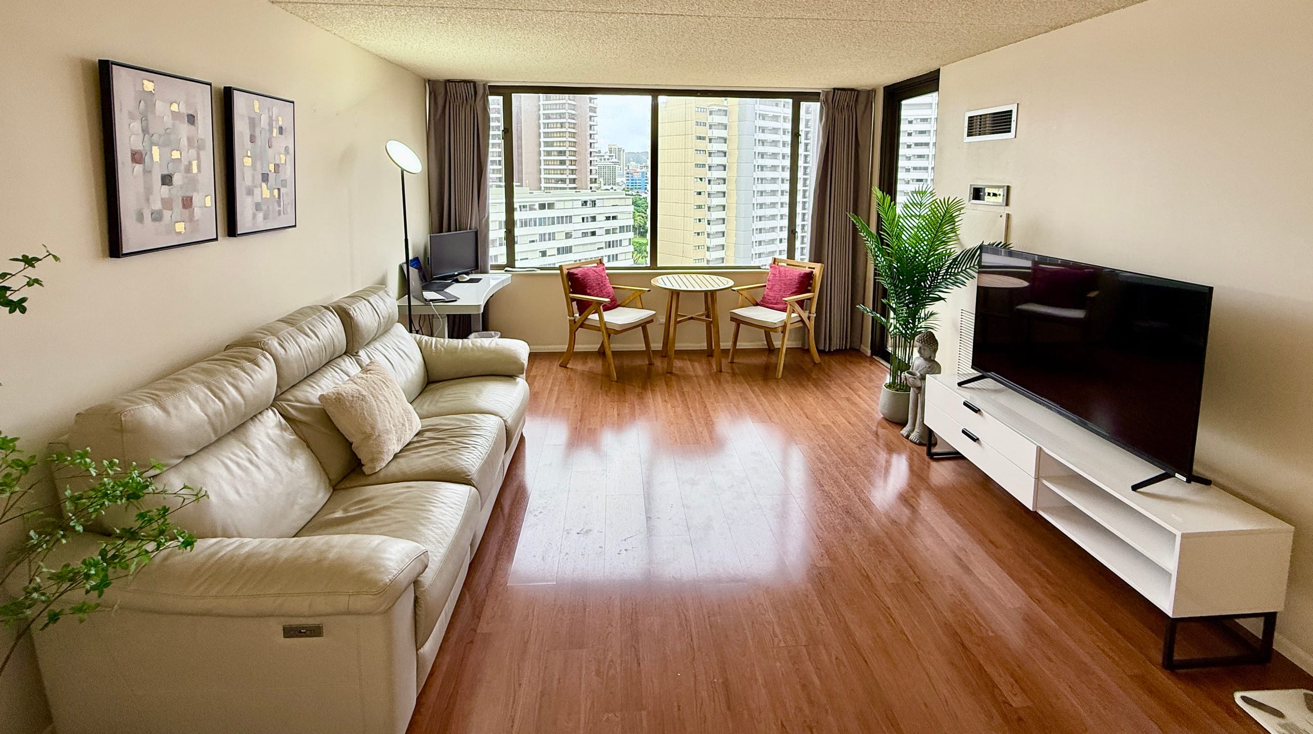 Waikiki Condo | Ocean View | Pool + Free Parking - Image 2