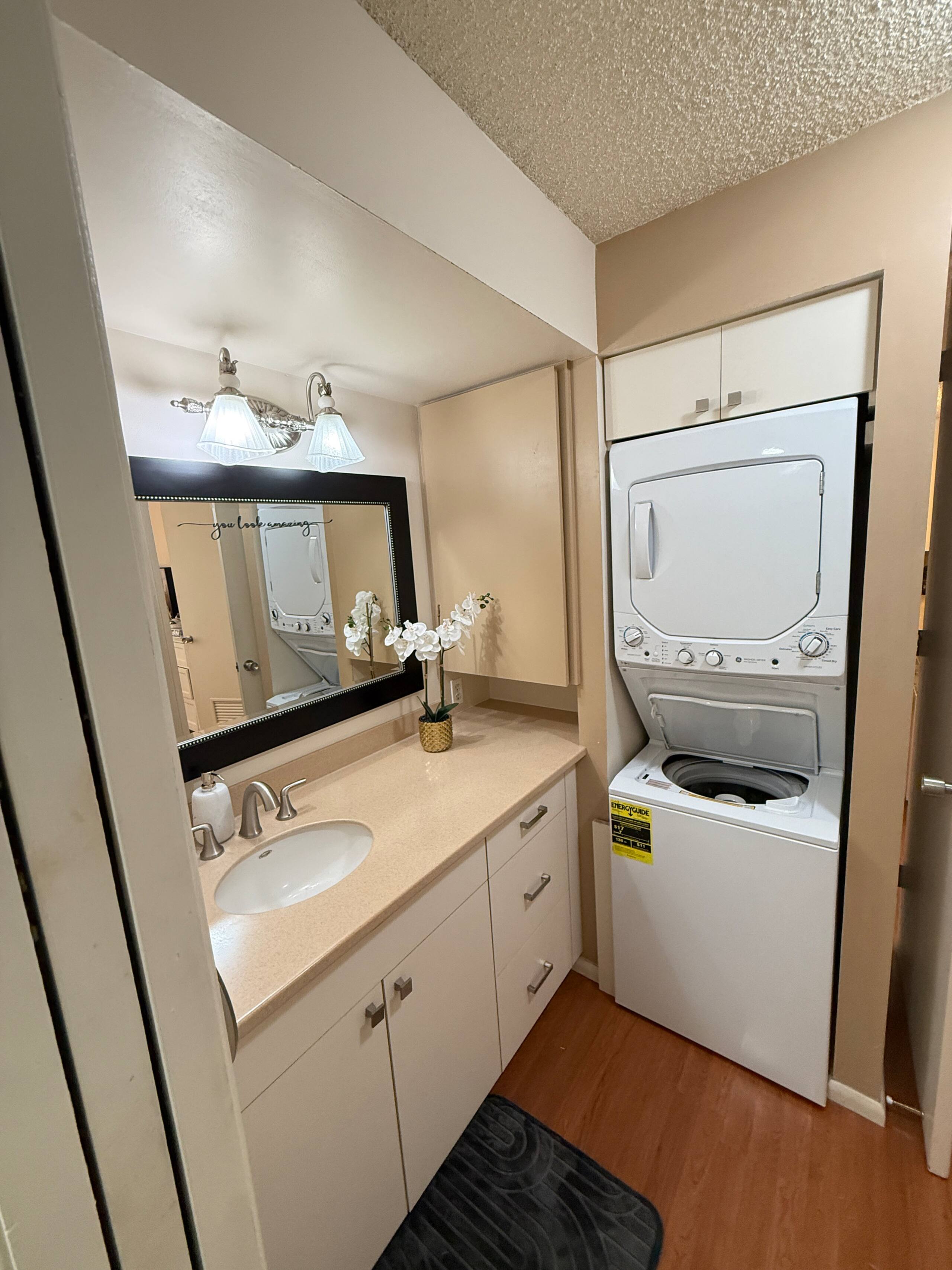 Waikiki Condo | Ocean View | Pool + Free Parking - Image 10