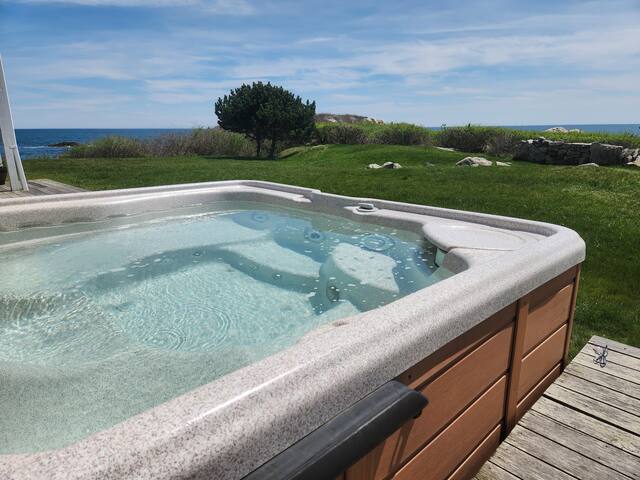 Stunning Private Oceanfront Home gallery image 3