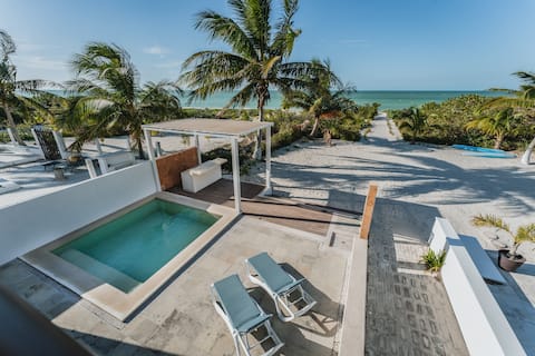 House facing the San Esteban Sea
