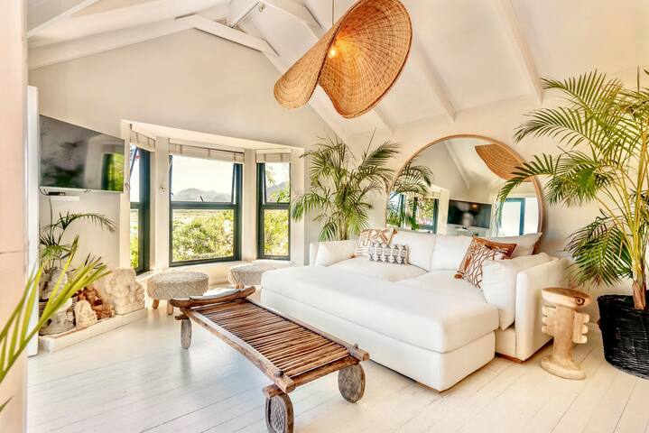 Boho 4BR Home & Cottage with Pool, Imhoff’s Gift