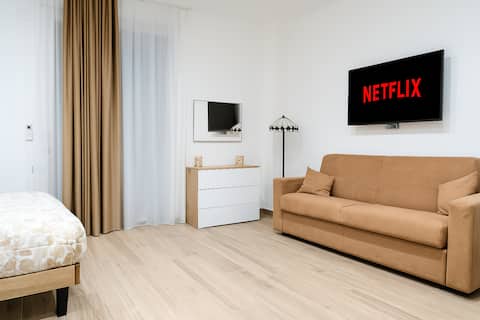 Popular Airbnb listing: Apt_4 pax_Steps from seaside_wifi_ac_Terr in Salerno
