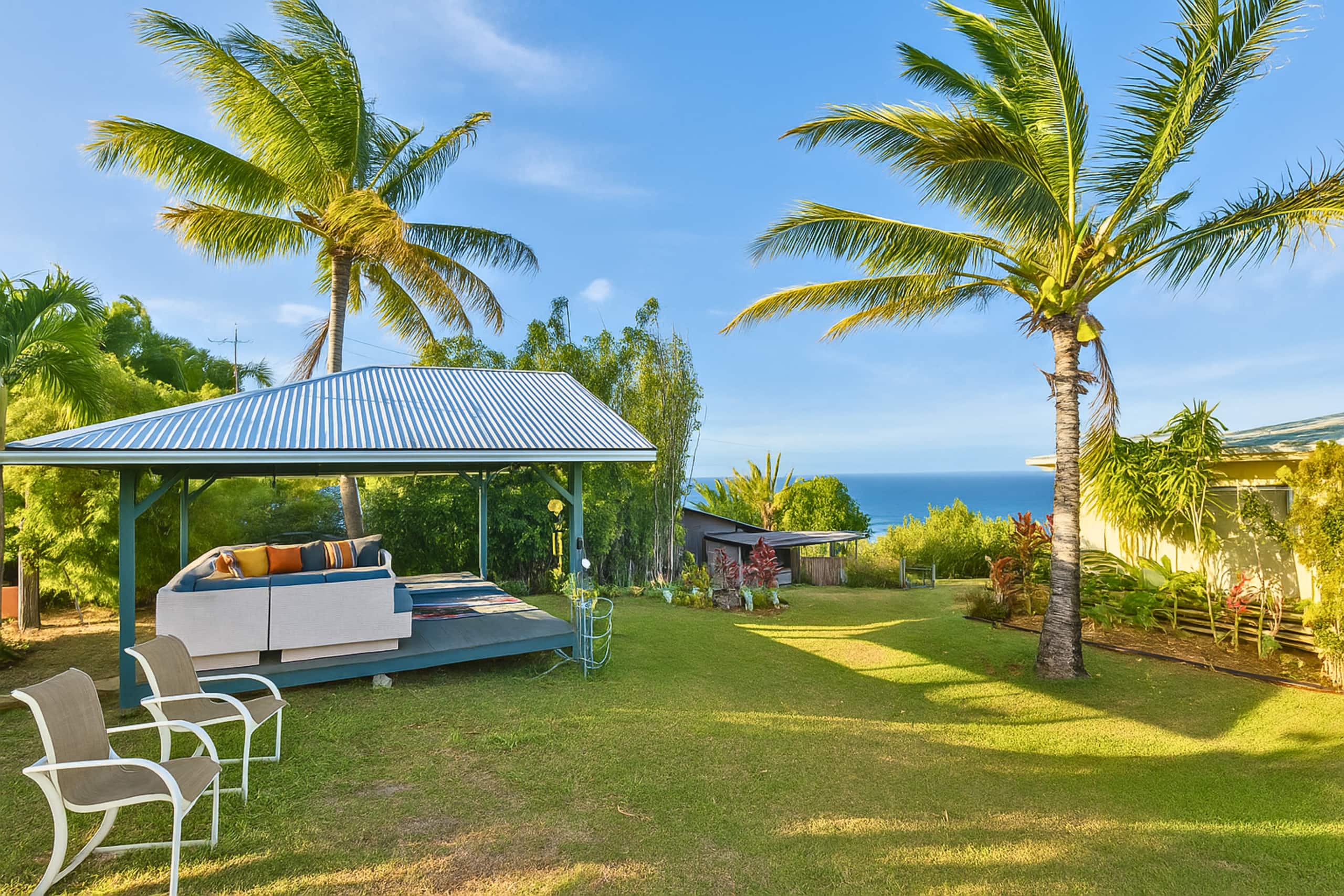 Aloha Magic Cottage w/ Private Porch & Ocean Views - Photo 12