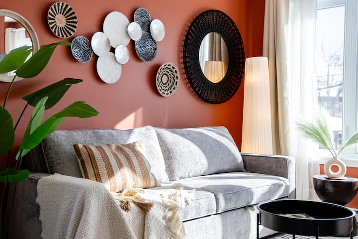 Stylish Boho Apartment | Free Parking & Laundry - 