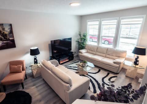 Popular Airbnb listing: MiCasa SuCasa 3 Bdrms, AC, near Airport in Moraine