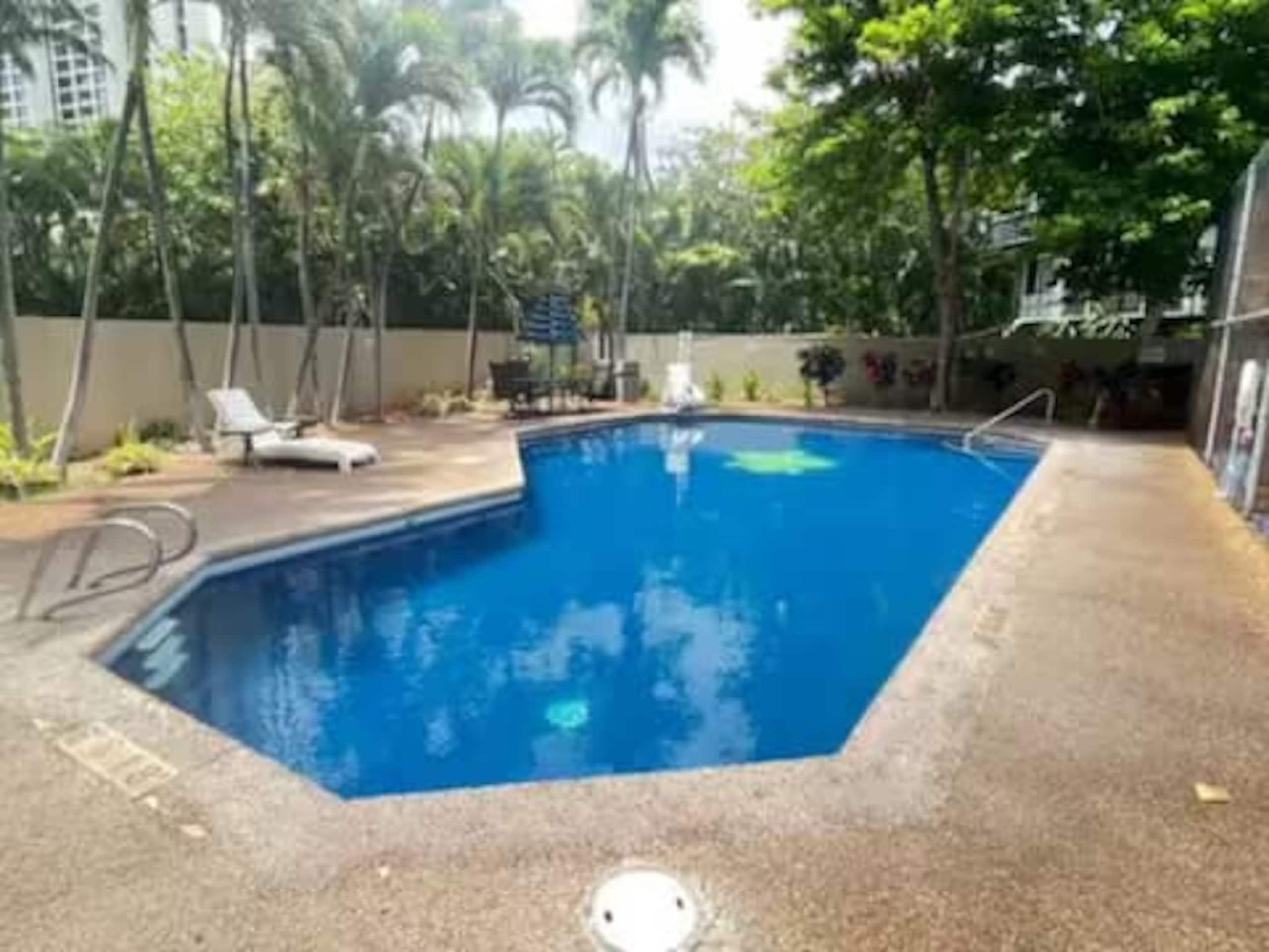 Condo in Honolulu · ★4.75 · 1 bedroom · 1 bed · 1 private bath - Image 36