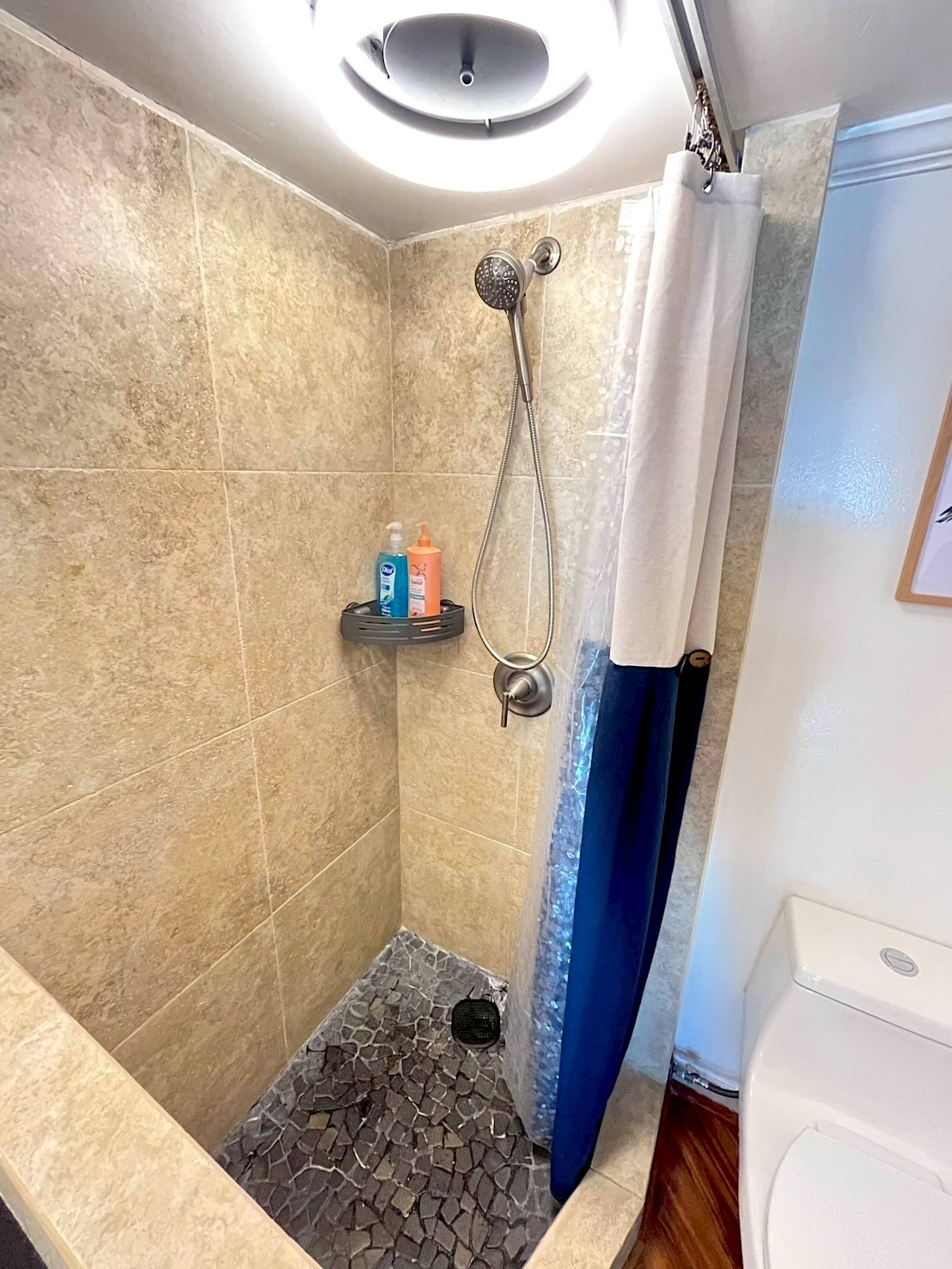 Condo in Honolulu · ★4.75 · 1 bedroom · 1 bed · 1 private bath - Image 29