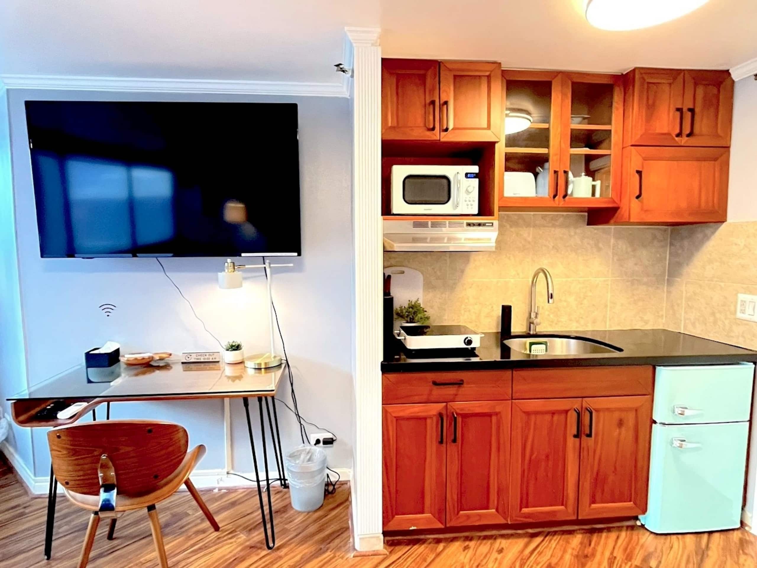 Condo in Honolulu · ★4.68 · 1 bedroom · 1 bed · 1 bath - Image 2