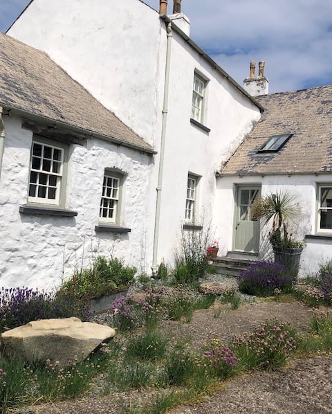 The Farmhouse @ Philbeach Farm;
dog friendly