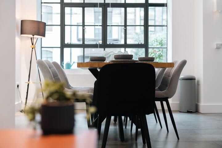 Elegant 3-Bedroom Apartment in Vibrant Clerkenwell gallery image 4