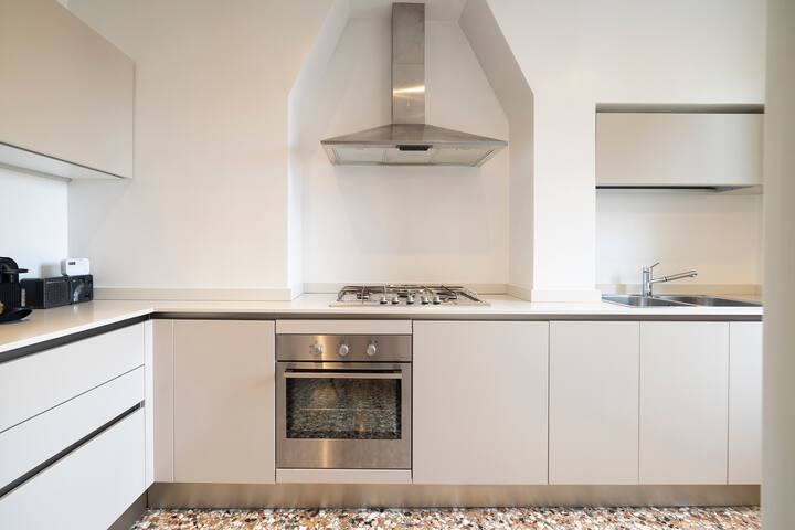 So Beautiful Venice • Canal&Garden View • gallery image 5