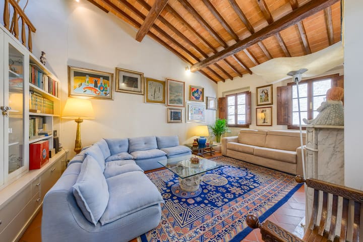 Literary terrace on the [Bargello]