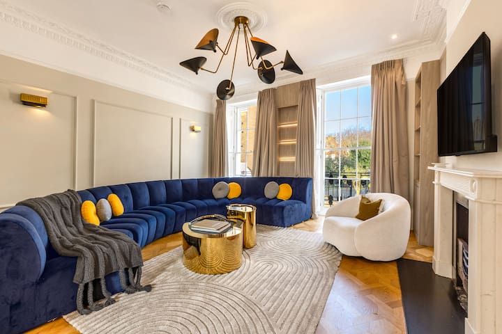 Luxury 4-BR Home by Hyde Park w/ Private Garden