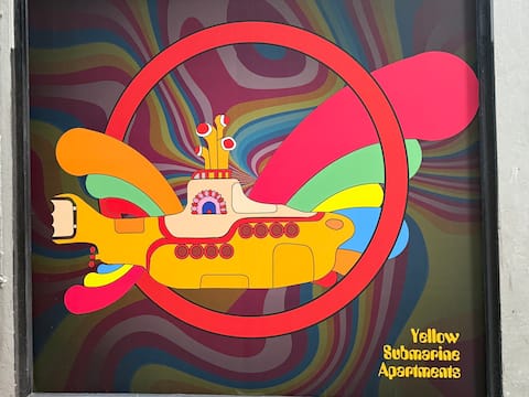 Yellow Submarine Apartments - Sleeps 19