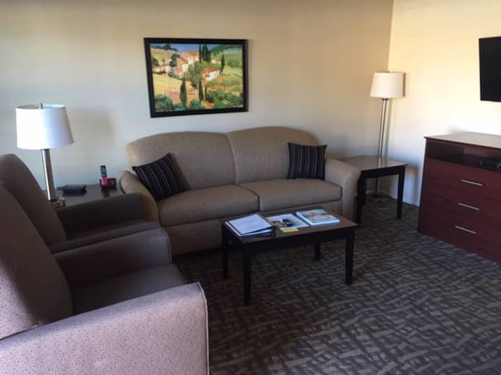 Მისაღები ოთახი