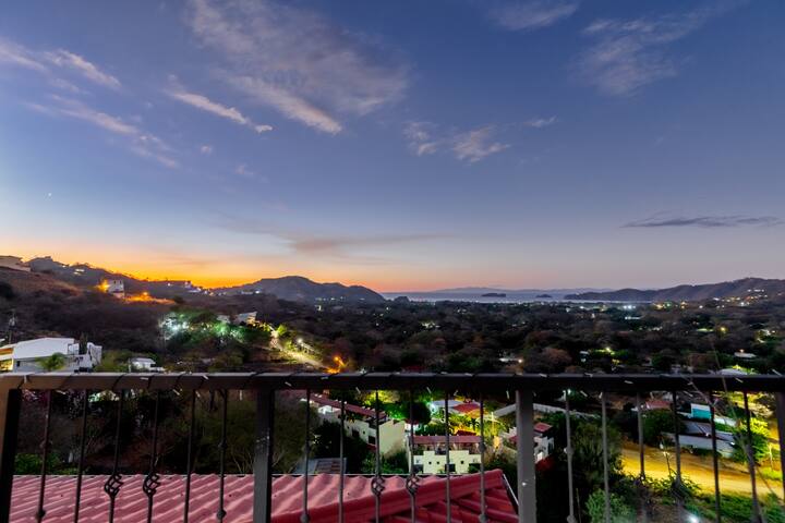 Sunset ocean view l Pool l8 min to the beach l A/C