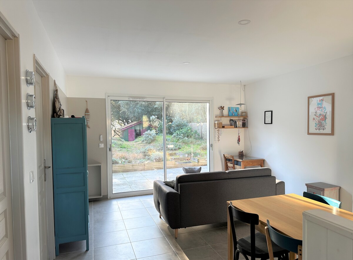 Successful Airbnb property: Charming house, close to the beach. in Saint Pierre D'oléron