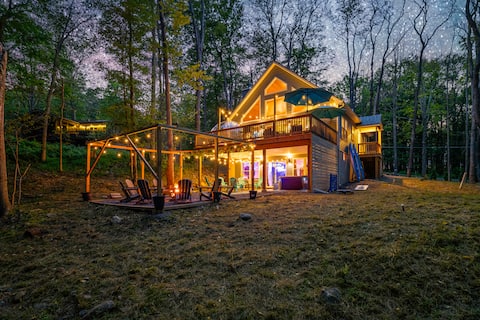 Luxe Chalet w/Dome~Hot Tub~Theater~Game Room~Lake