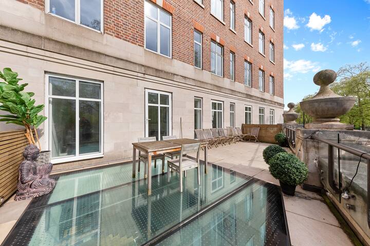 The Park Lane Suite/Luxury 3Bedroom Sleeps 10 PL3B gallery image 3