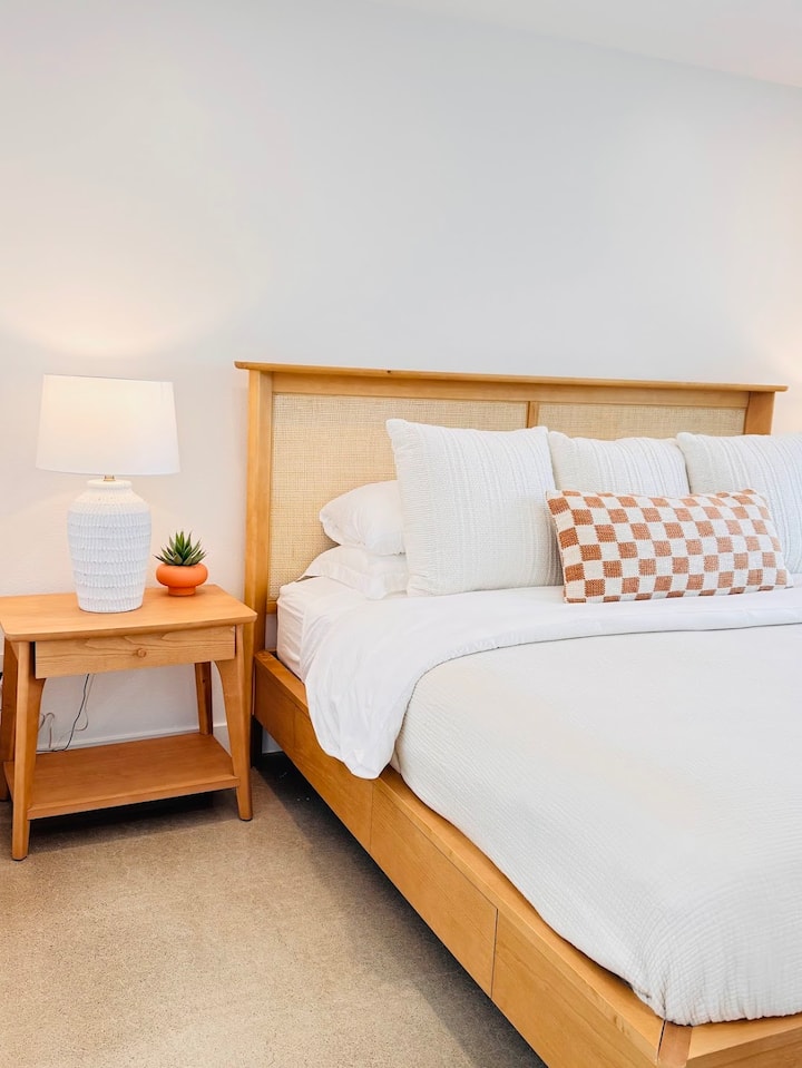 Legoland Retreat-modern Home W. Pool 5min To Beach - Carlsbad, CA