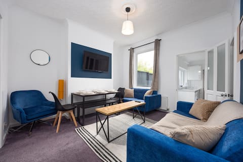 Spacious 4-Bedroom Home Near University of Hull