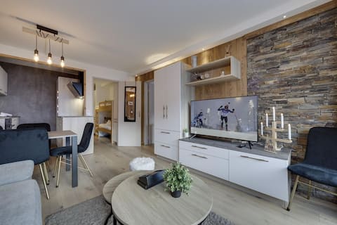 Propriété Airbnb réussie: Stylish 1BR + Cabin | Balcony & Mountain Views à Tignes