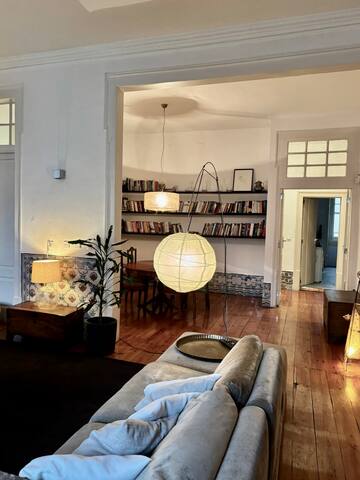 Central, 18th-century flat