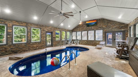 Private Pool, Sleeps 27, Arcade, Theater & Firepit