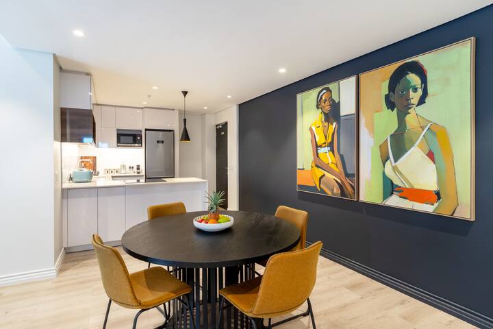 Modern 2-Bed Flat with City View gallery image 4