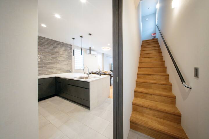 NEW OPEN｜169㎡ヴィラ｜中目黒＆代官山徒歩圏｜最大6名｜2泊〜ok gallery image 3