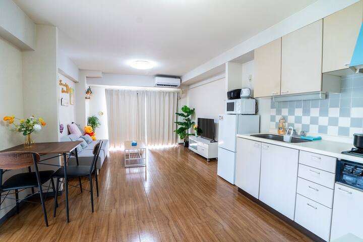 6楼602有电梯「西新宿五丁目」车站走路700米，4分钟直达新宿，房源75平方米加30平方超大阳台 gallery image 2