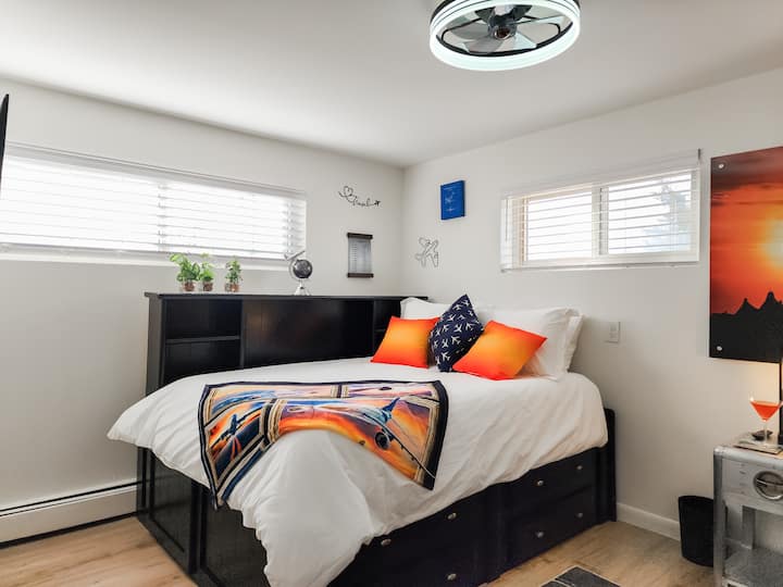 Sweet dreams are made of this! Sink into this comfy bed and get ready for a great night's sleep.
