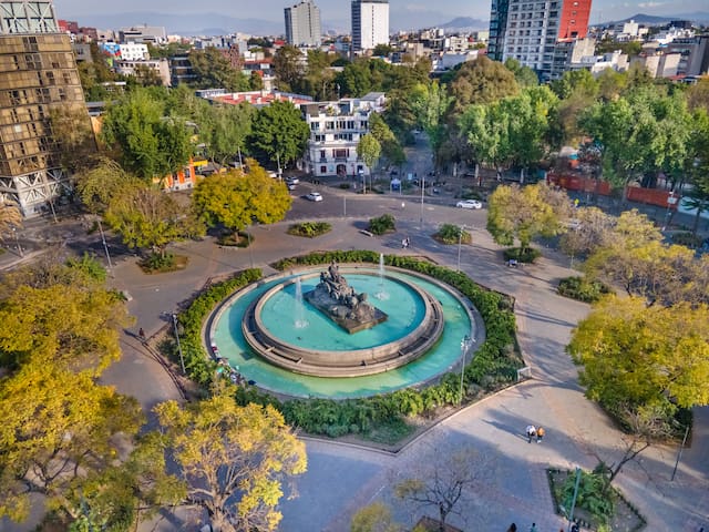 King Size Bed, Supreme Location: Cibeles y Reforma gallery image 2