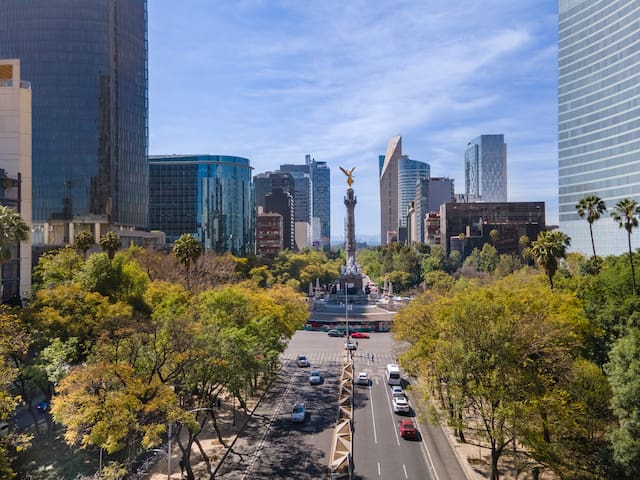 King Size Bed, Supreme Location: Cibeles y Reforma gallery image 3