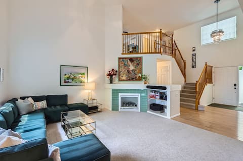 Sleeps 9 - Family Retreat - Scenic Trails - Views