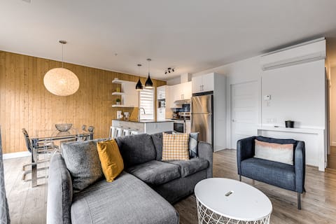 Modern condo in Quebec City with free parking