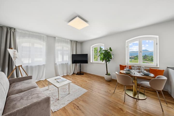 Un salón amueblado con buen gusto para sentirse bien y quedarse.