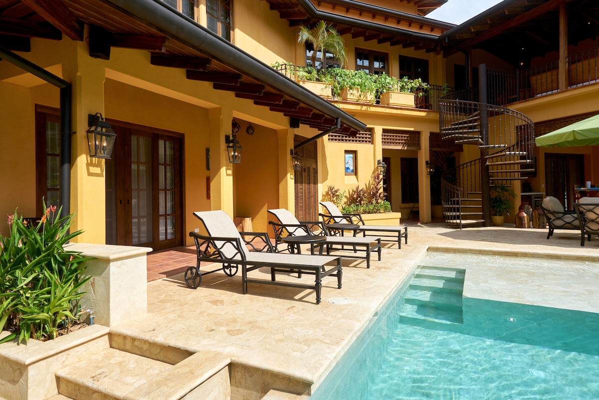 Oceanside Villa With Pool - Casa Pelicano 3BR