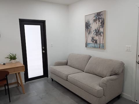 Popular Airbnb listing: Ideal studio for your stay in Lemon City/Little Haiti