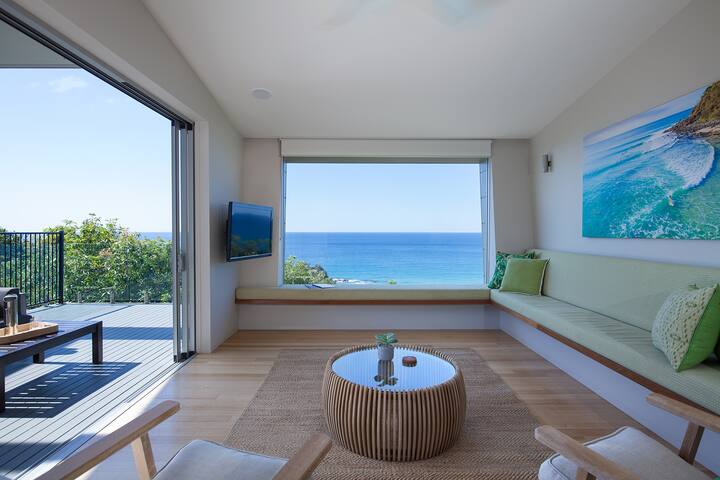 Luxe 5BR with pool, sleeps 12, ocean views gallery image 5