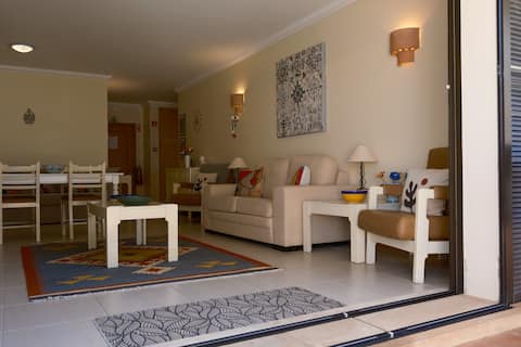 Popular Airbnb listing: Rocha Apartment in Lagoa