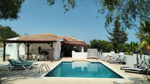 Perfectly positioned Cortijo