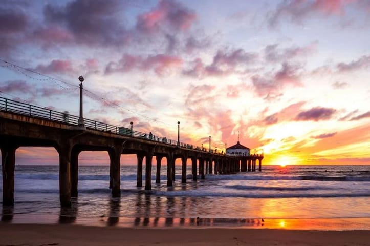 Sunny 3BR Beach House Walk to Shoreline&Downtown